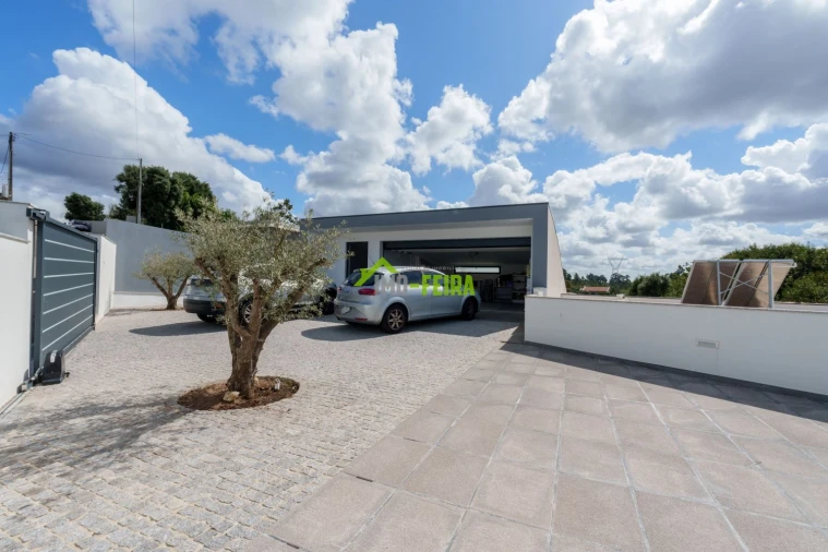 Moradia T4 para Venda em São Roque Foto 39