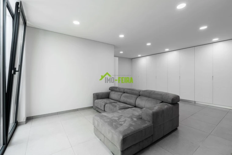 Moradia T4 para Venda em São Roque Foto 28