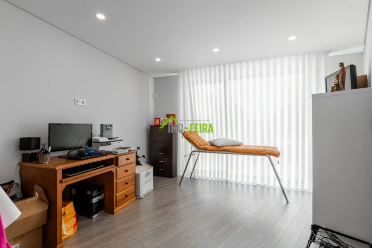 Moradia T4 para Venda em São Roque Foto 16