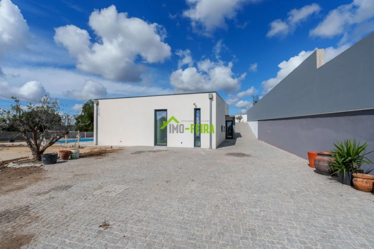 Moradia T4 para Venda em São Roque Foto 43