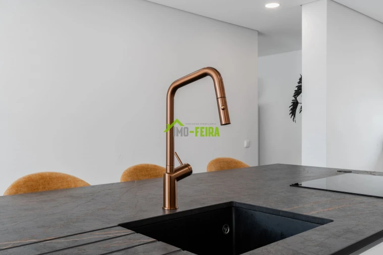 Moradia T4 para Venda em São Roque Foto 10