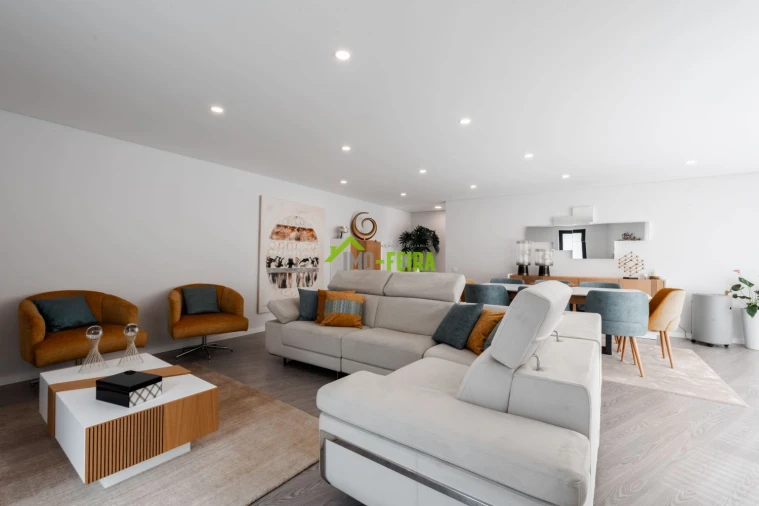 Moradia T4 para Venda em São Roque Foto 2