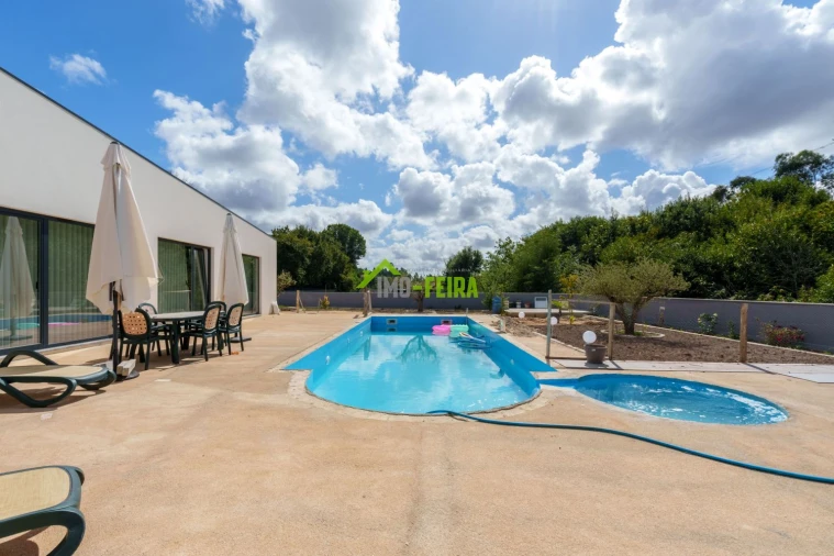 Moradia T4 para Venda em São Roque Foto 45