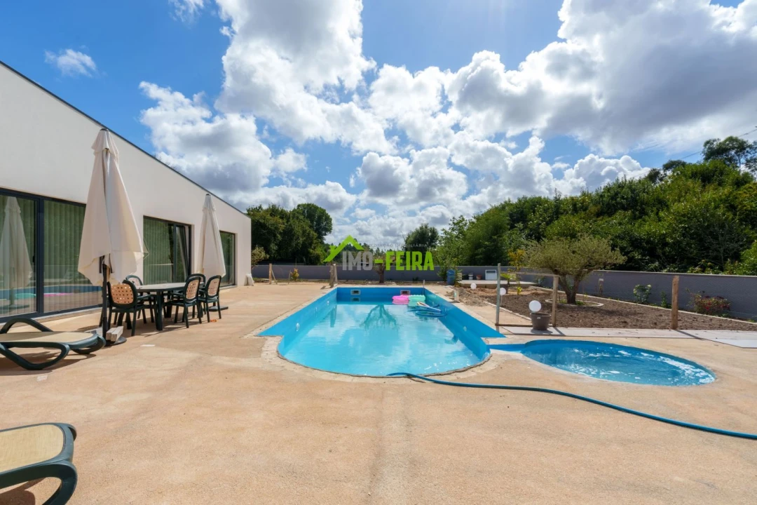 Moradia T4 para Venda em São Roque Foto 45