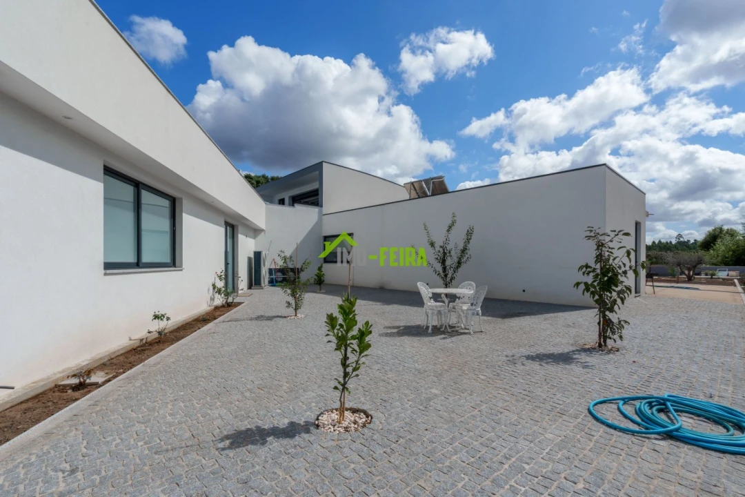 Moradia T4 para Venda em São Roque Foto 42