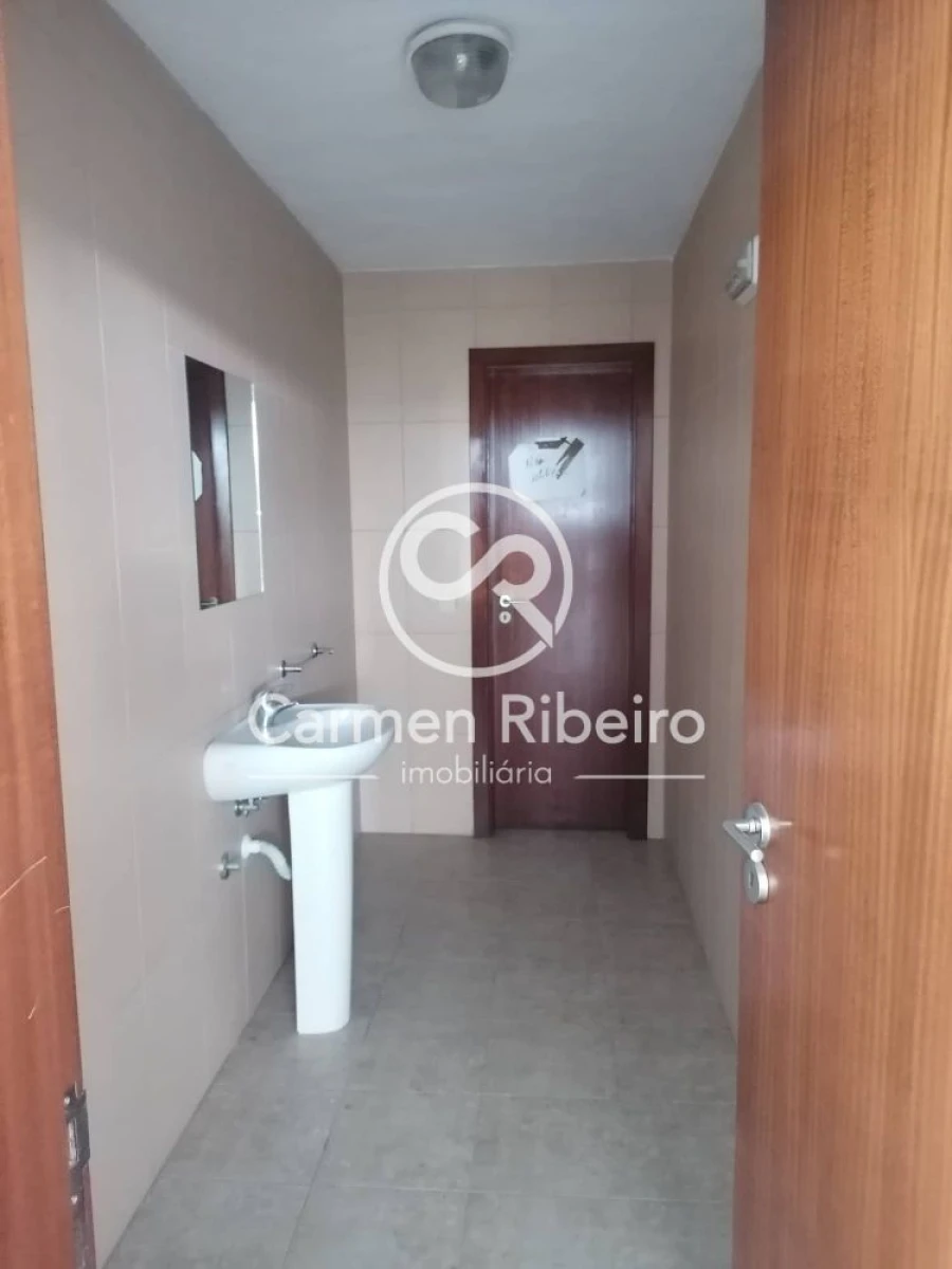 Loja para Venda em São Gens Foto 8