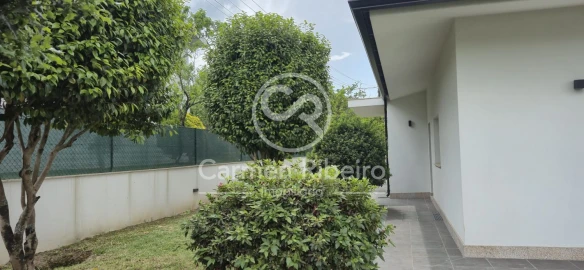 Moradia T5 para Venda em Lomar e Arcos