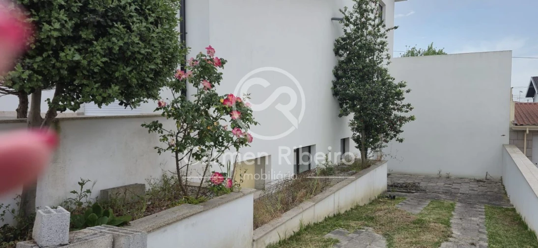 Moradia T5 para Venda em Lomar e Arcos Foto 18
