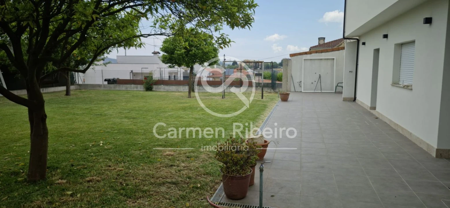 Moradia T5 para Venda em Lomar e Arcos Foto 19