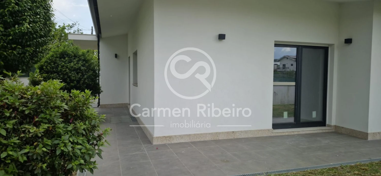 Moradia T5 para Venda em Lomar e Arcos Foto 14