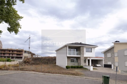 Terreno para Venda em Mirandela