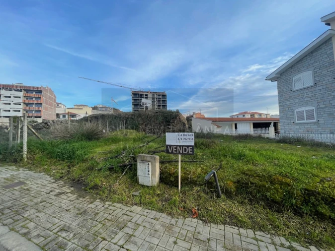 Terreno para Venda em Mirandela Foto 4