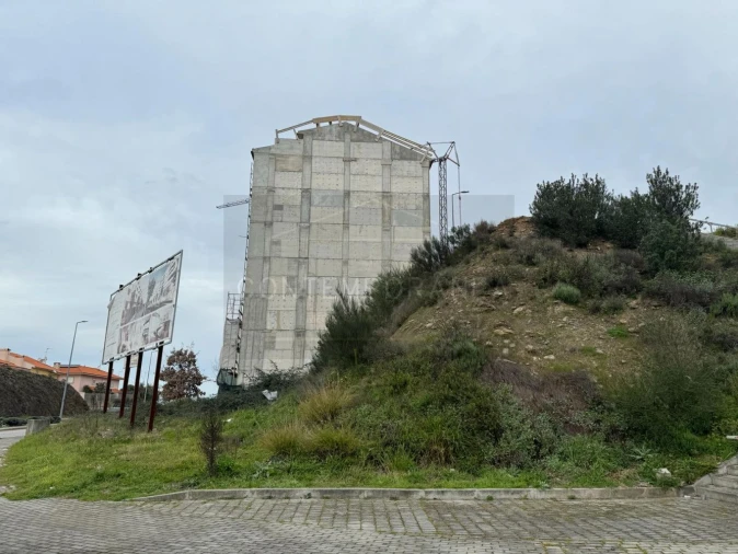 Terreno para Venda em Mirandela Foto 1