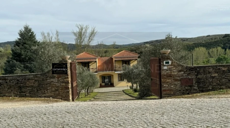 Quinta T4 para Venda em Carvalhais