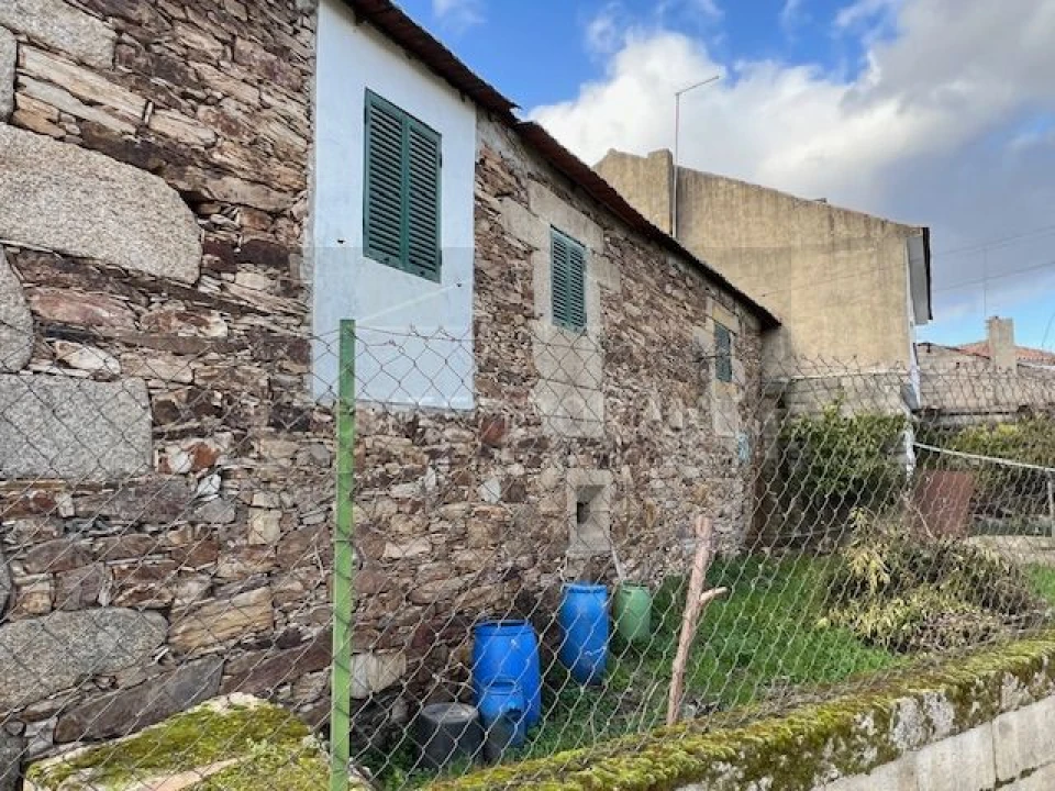 Moradia T5 para Venda em Vale de Salgueiro Foto 15