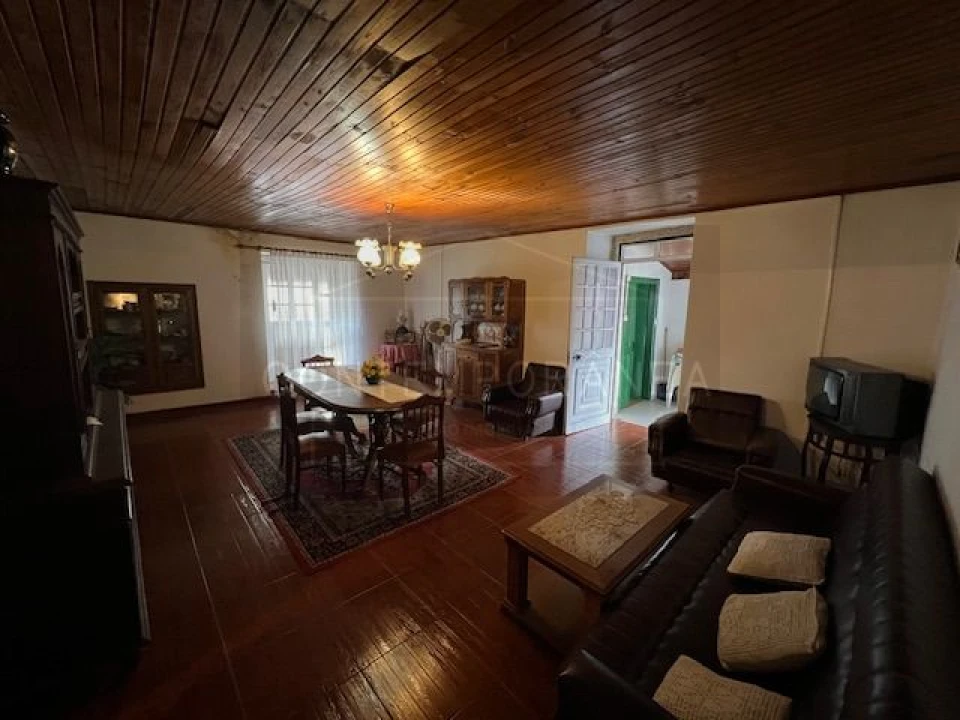 Moradia T5 para Venda em Vale de Salgueiro Foto 4