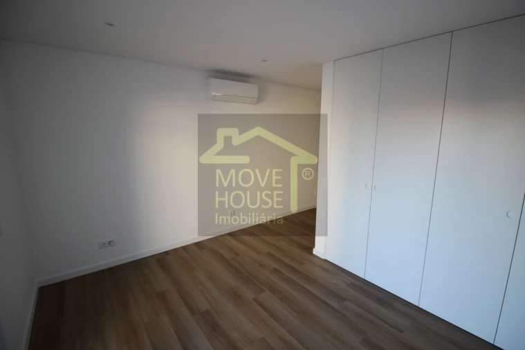 Apartamento T3 para Venda em São Domingos de Rana Foto 29