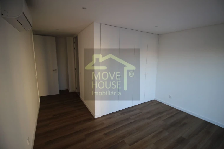 Apartamento T3 para Venda em São Domingos de Rana Foto 28