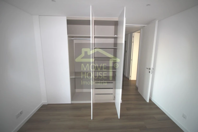 Apartamento T3 para Venda em São Domingos de Rana Foto 2