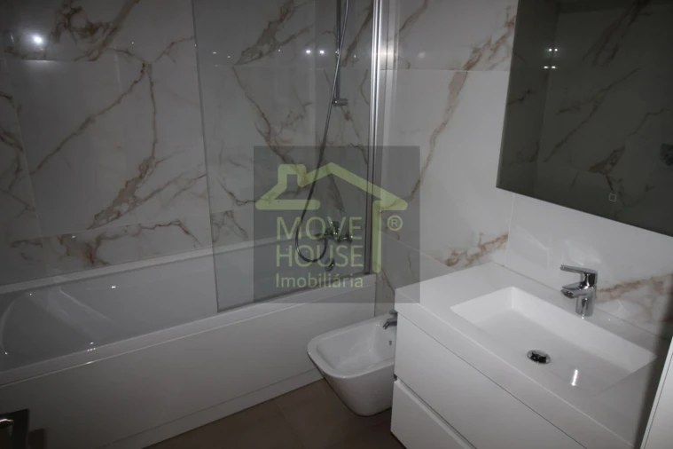 Apartamento T3 para Venda em São Domingos de Rana Foto 24