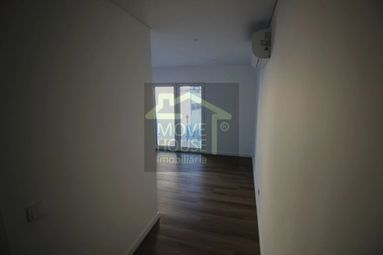 Apartamento T3 para Venda em São Domingos de Rana Foto 23