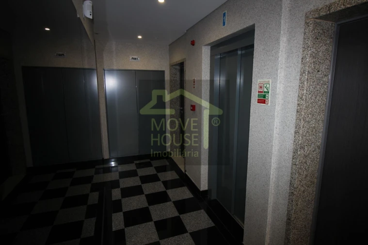 Apartamento T3 para Venda em São Domingos de Rana Foto 40