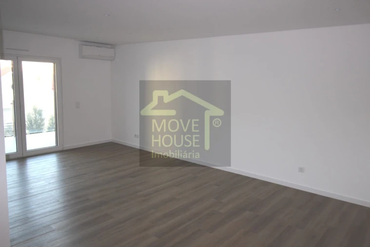 Apartamento T3 para Venda em São Domingos de Rana Foto 14