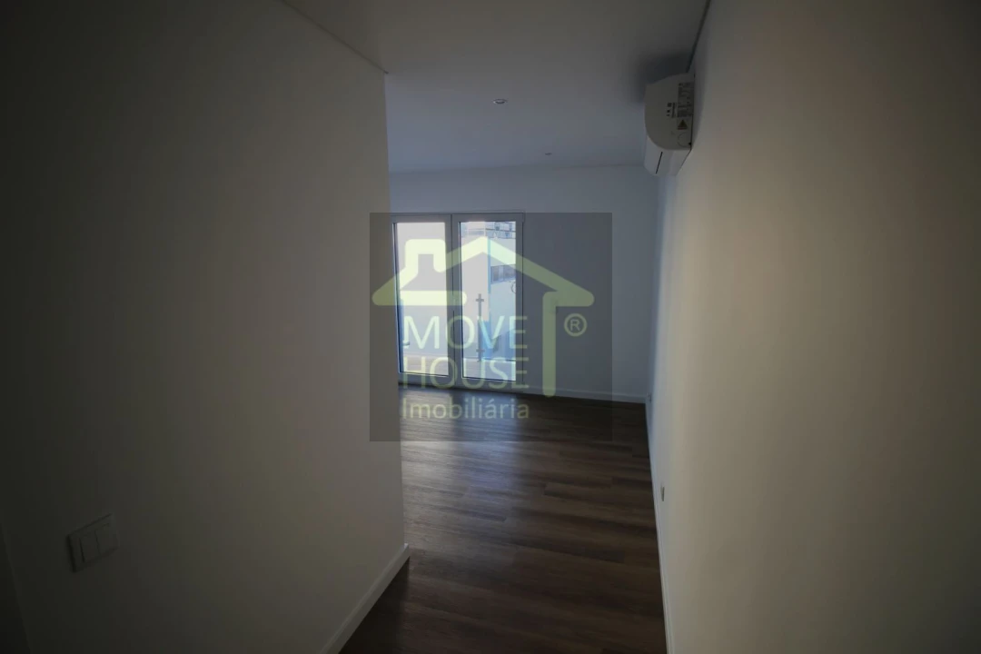 Apartamento T3 para Venda em São Domingos de Rana Foto 23