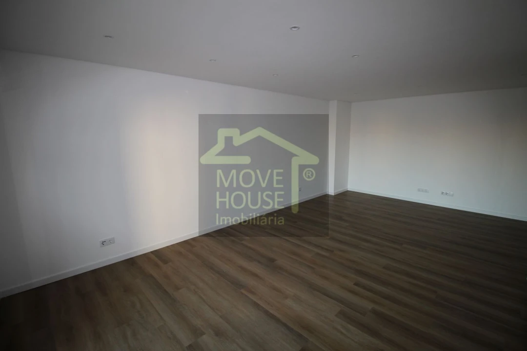 Apartamento T3 para Venda em São Domingos de Rana Foto 17