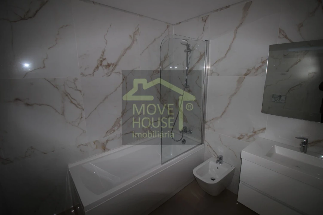 Apartamento T3 para Venda em São Domingos de Rana Foto 1