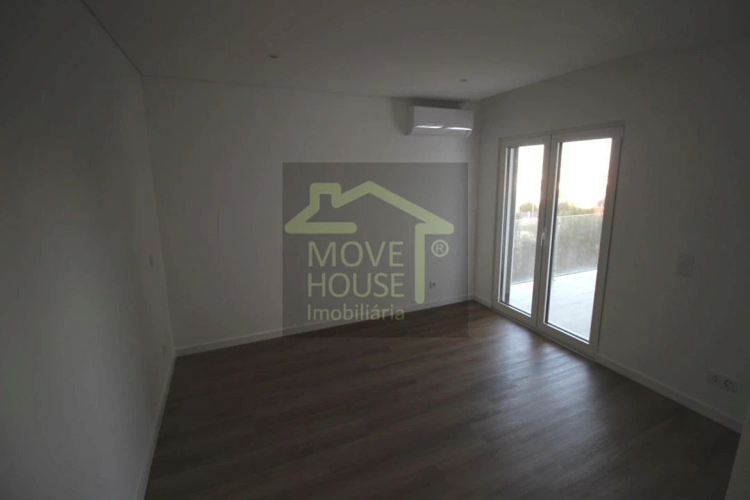 Apartamento T3 para Venda em São Domingos de Rana Foto 21