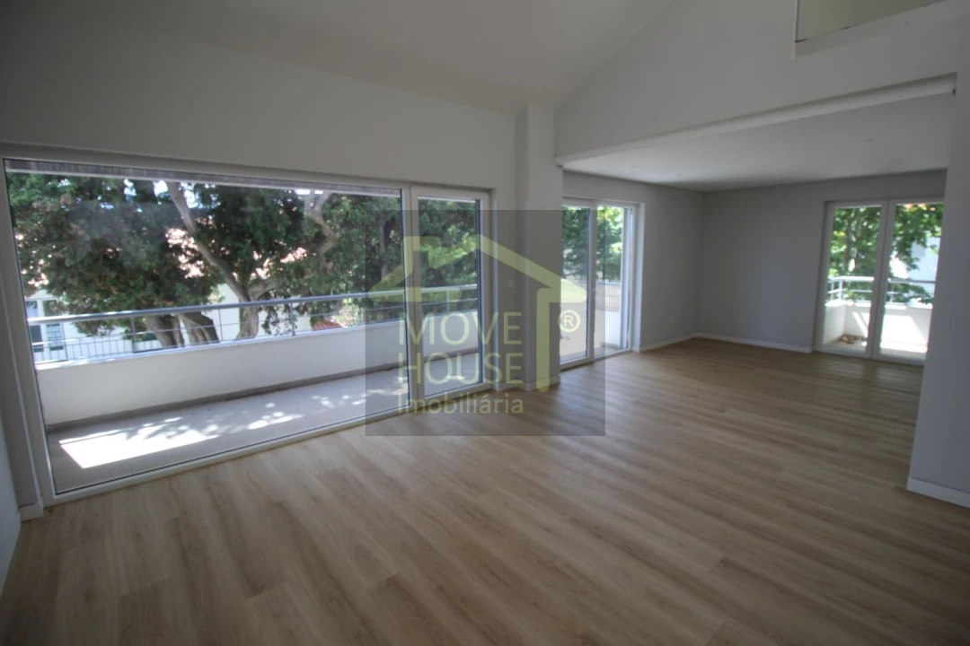 Apartamento T3 para Venda em Carcavelos e Parede Foto 2