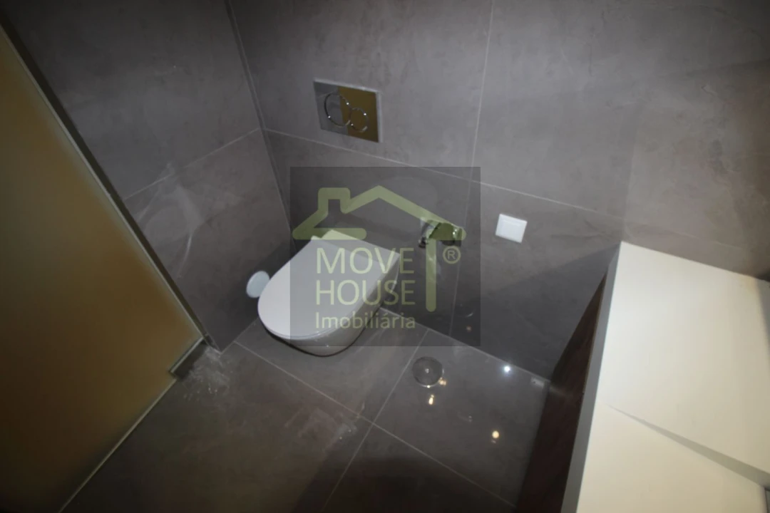 Apartamento T3 para Venda em Carcavelos e Parede Foto 44