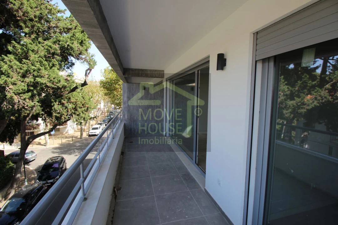 Apartamento T3 para Venda em Carcavelos e Parede Foto 5