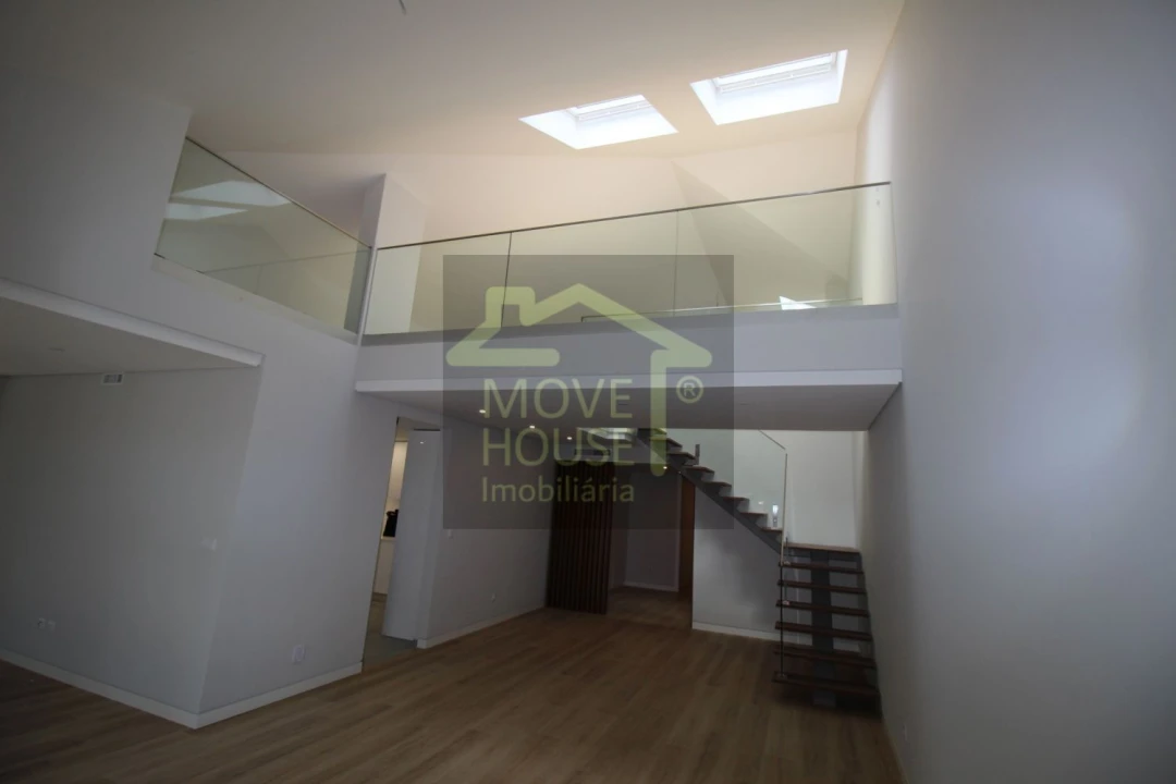 Apartamento T3 para Venda em Carcavelos e Parede Foto 30