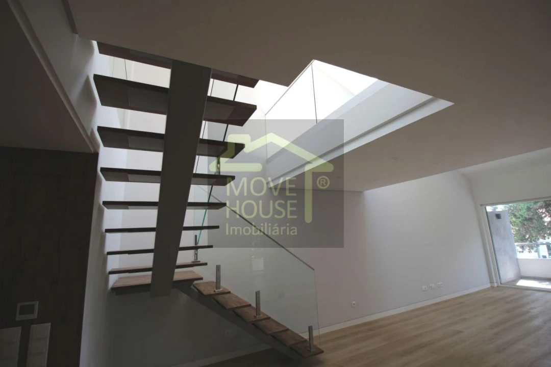 Apartamento T3 para Venda em Carcavelos e Parede Foto 28