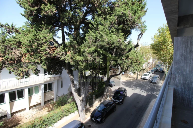 Apartamento T3 para Venda em Carcavelos e Parede Foto 6