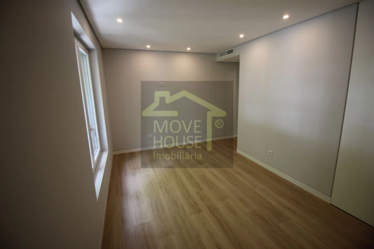 Apartamento T3 para Venda em Carcavelos e Parede Foto 46