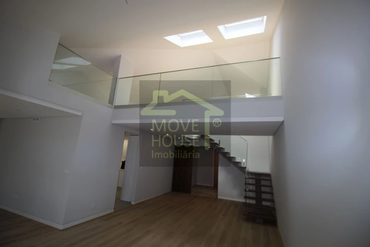 Apartamento T3 para Venda em Carcavelos e Parede Foto 29