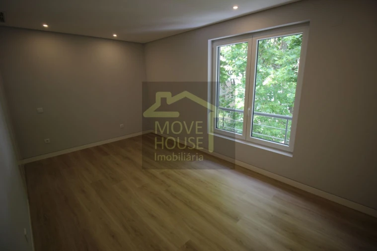 Apartamento T3 para Venda em Carcavelos e Parede Foto 45