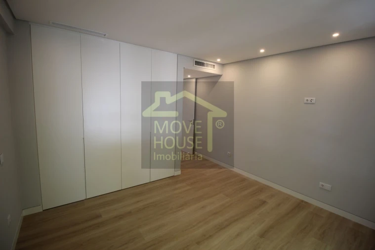 Apartamento T3 para Venda em Carcavelos e Parede Foto 52