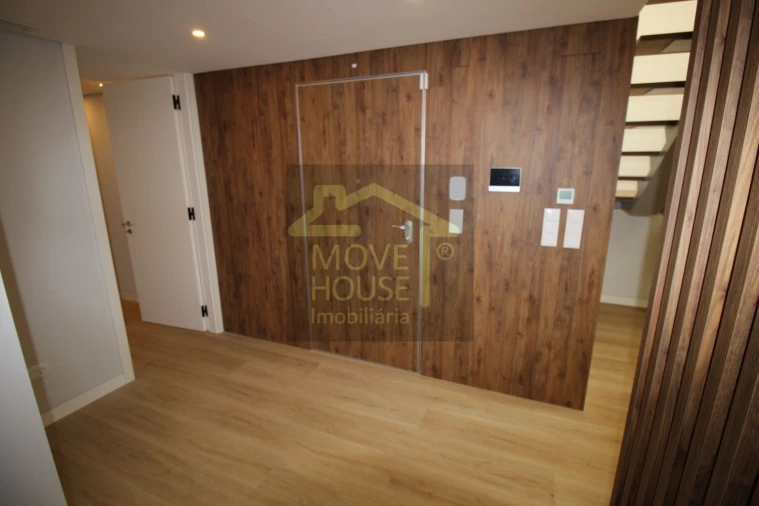 Apartamento T3 para Venda em Carcavelos e Parede Foto 40