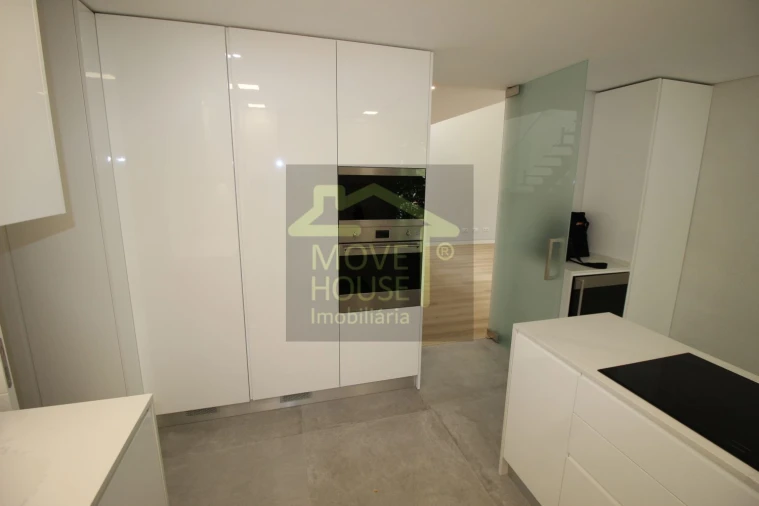 Apartamento T3 para Venda em Carcavelos e Parede Foto 36