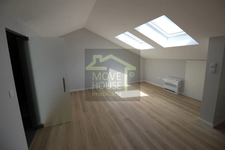 Apartamento T3 para Venda em Carcavelos e Parede Foto 67