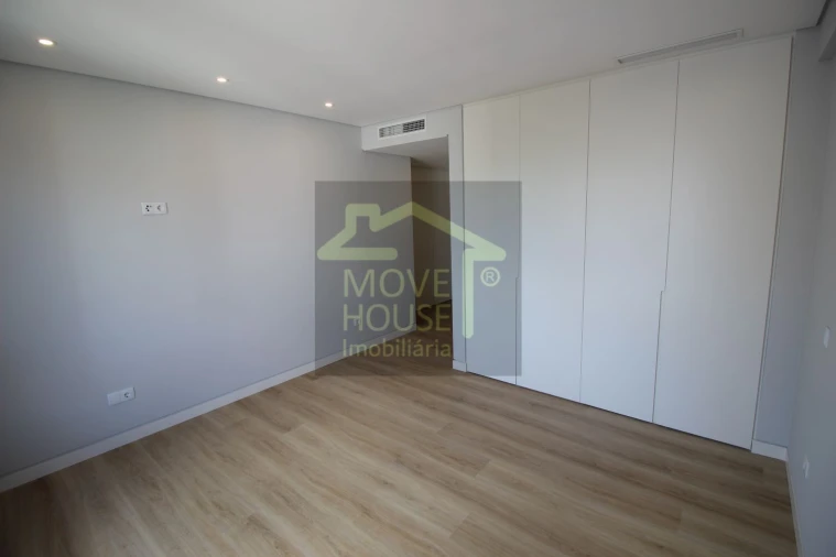 Apartamento T3 para Venda em Carcavelos e Parede Foto 59