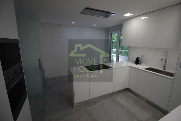 Apartamento T3 para Venda em Carcavelos e Parede Foto 32