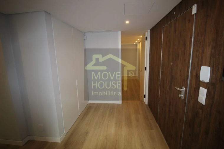 Apartamento T3 para Venda em Carcavelos e Parede Foto 8