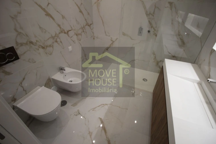 Apartamento T3 para Venda em Carcavelos e Parede Foto 61