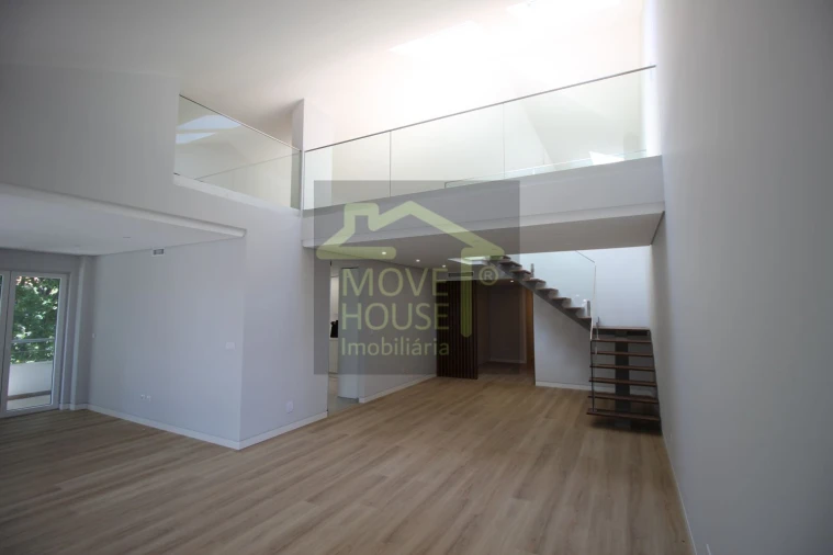 Apartamento T3 para Venda em Carcavelos e Parede Foto 2