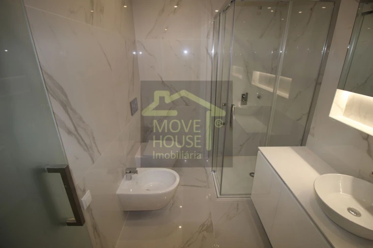 Apartamento T3 para Venda em Carcavelos e Parede Foto 54